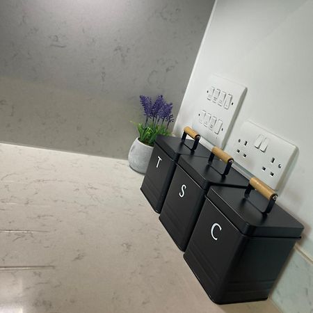 Modern 2 Bedroom City Centre Apartment W Balcony Манчестер Экстерьер фото