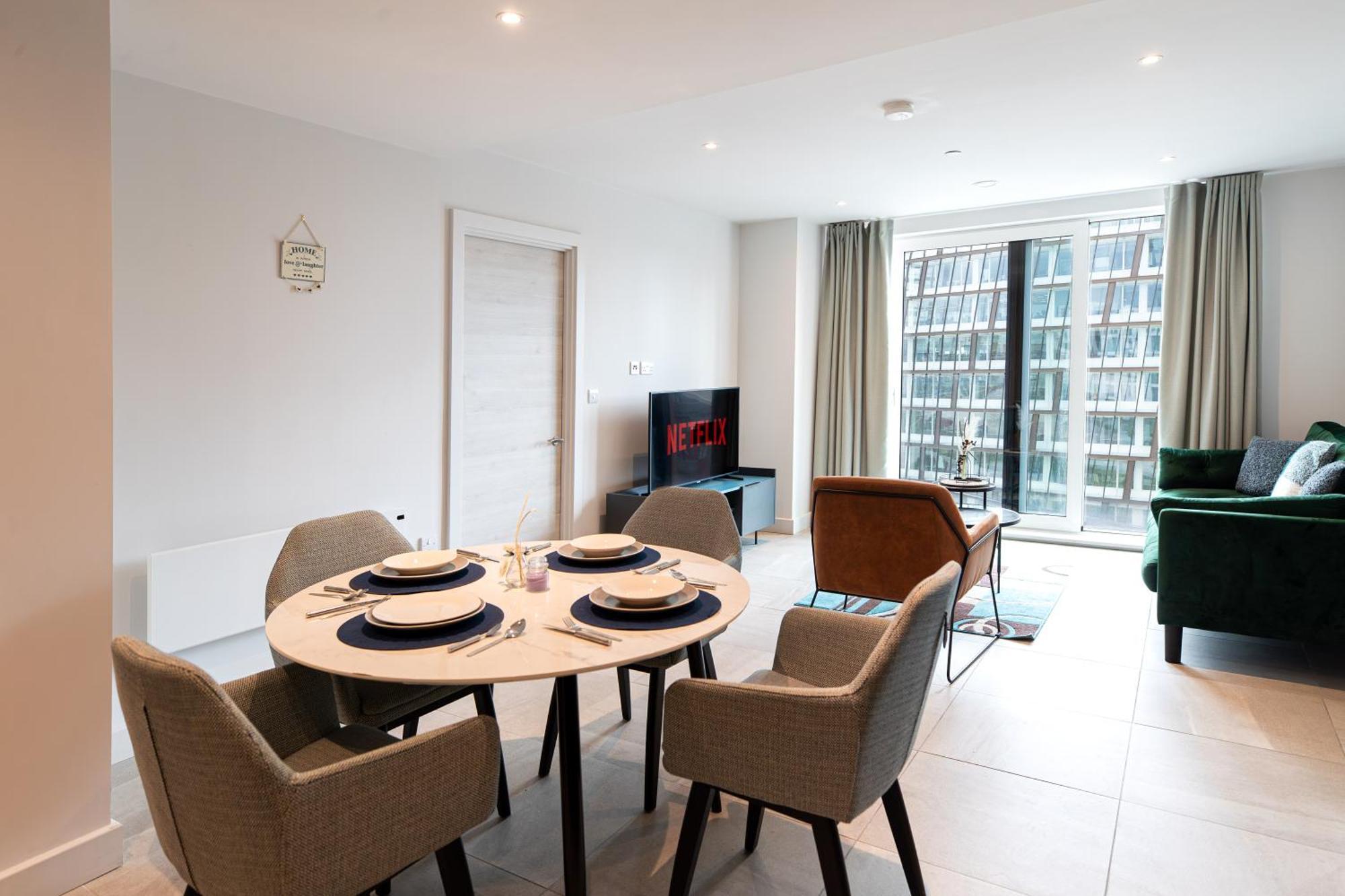 Modern 2 Bedroom City Centre Apartment W Balcony Манчестер Экстерьер фото